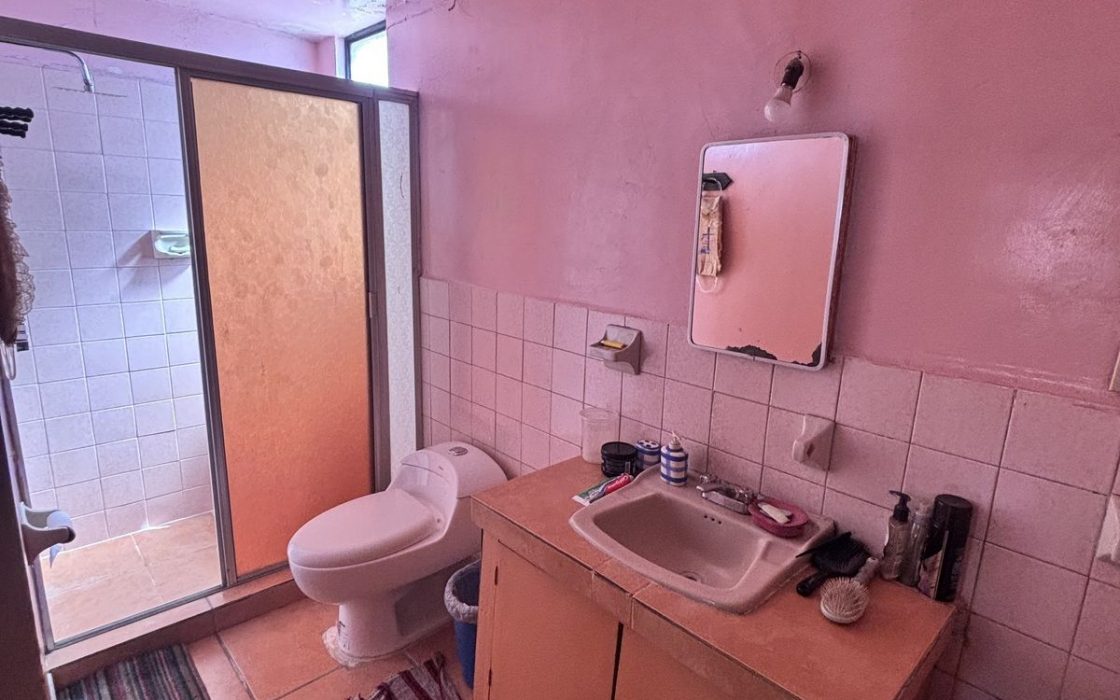 Casa en Valle del Dorado con Local