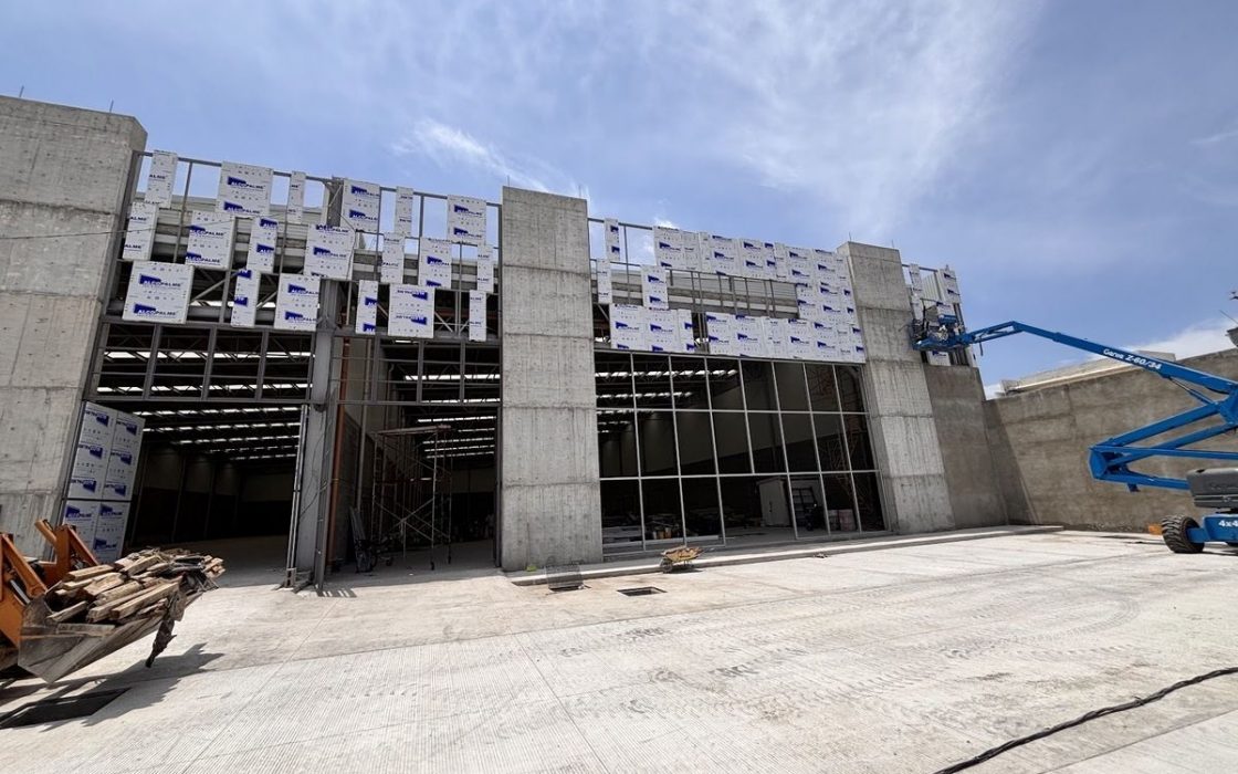 Bodegas industriales y comerciales  (Fco villa esq Morelos)