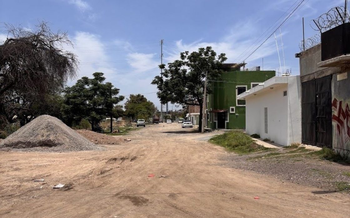 Bodegas industriales y comerciales  (Fco villa esq Morelos)