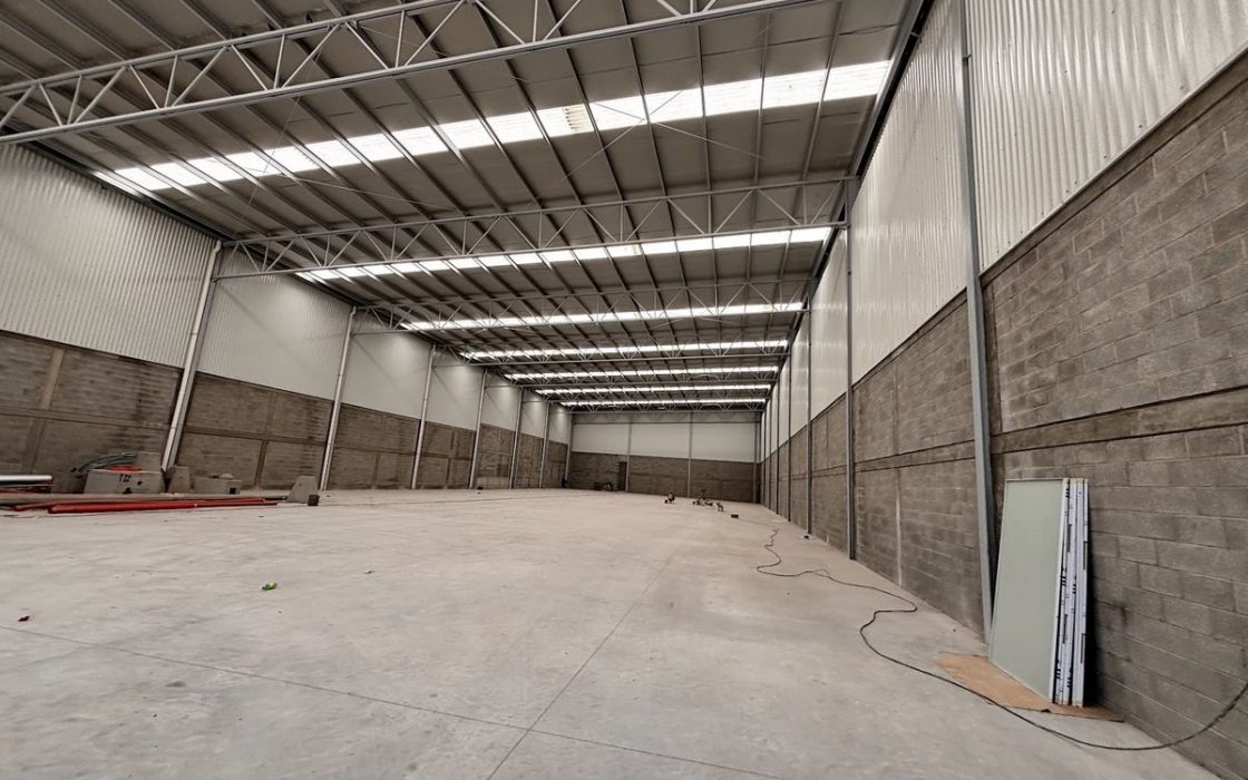 Bodegas industriales y comerciales  (Fco villa esq Morelos)