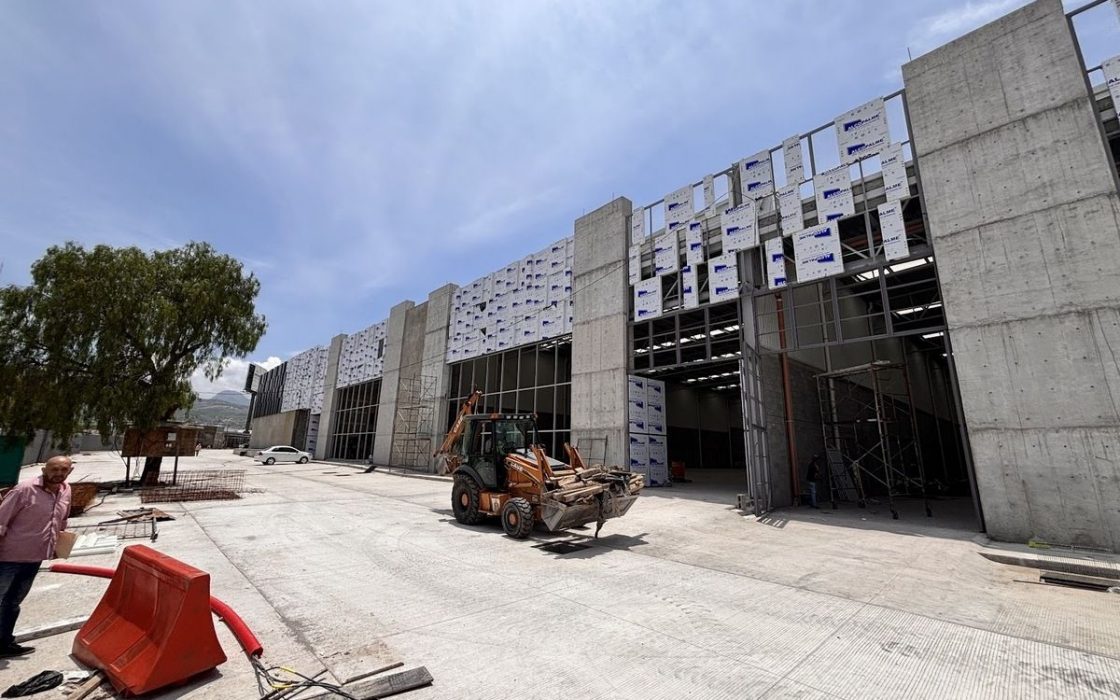 Bodegas industriales y comerciales  (Fco villa esq Morelos)