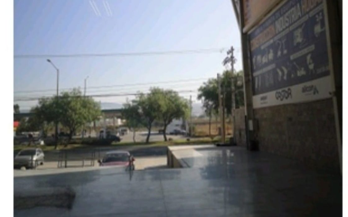 Nave de Exhibicion con Mezzanine