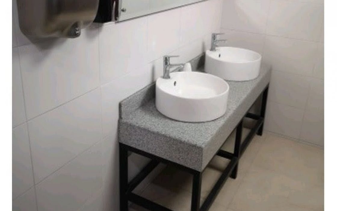 Nave de Exhibicion con Mezzanine